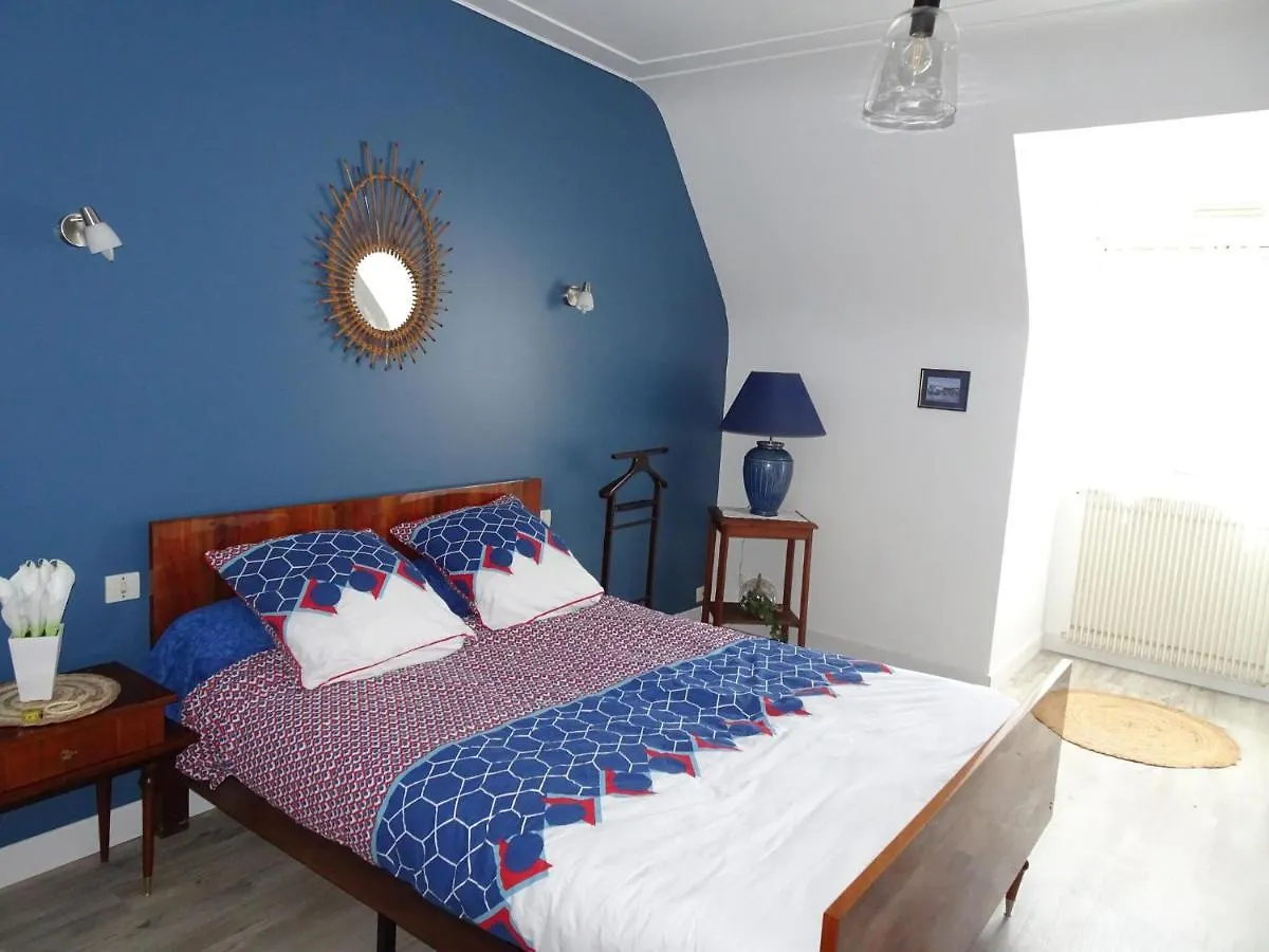 Breton Cottage Near Armorique Natural Park Guerlesquin 法国